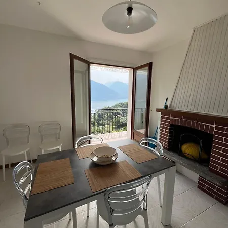 Vakantiehuis Panorama Cremia-casa Lina Cremia